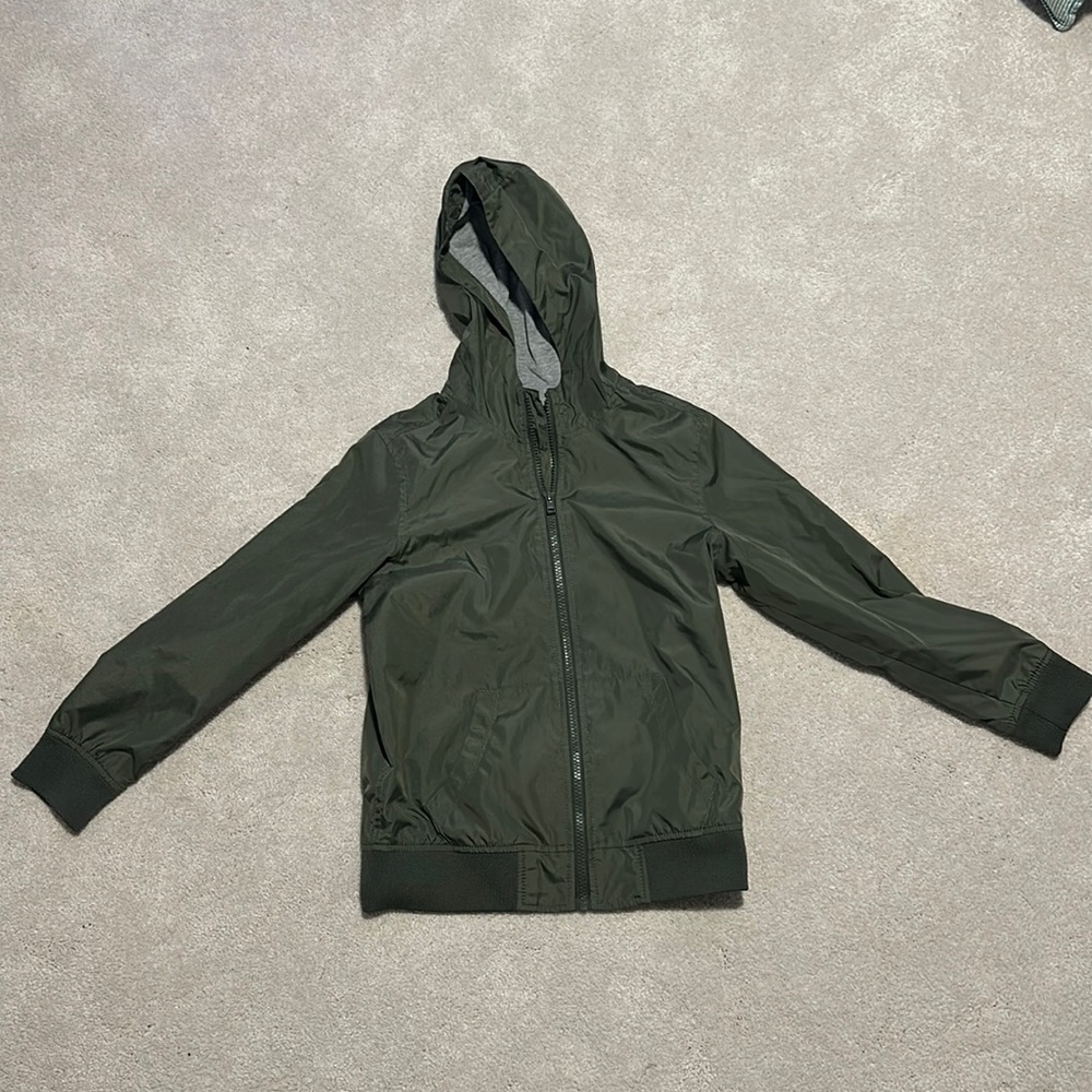 Boys Old Navy Rain jacket with lining - Size Medium (8)